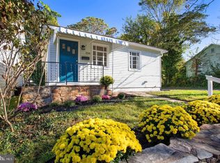 214 Royal St SE, Leesburg, VA 20175