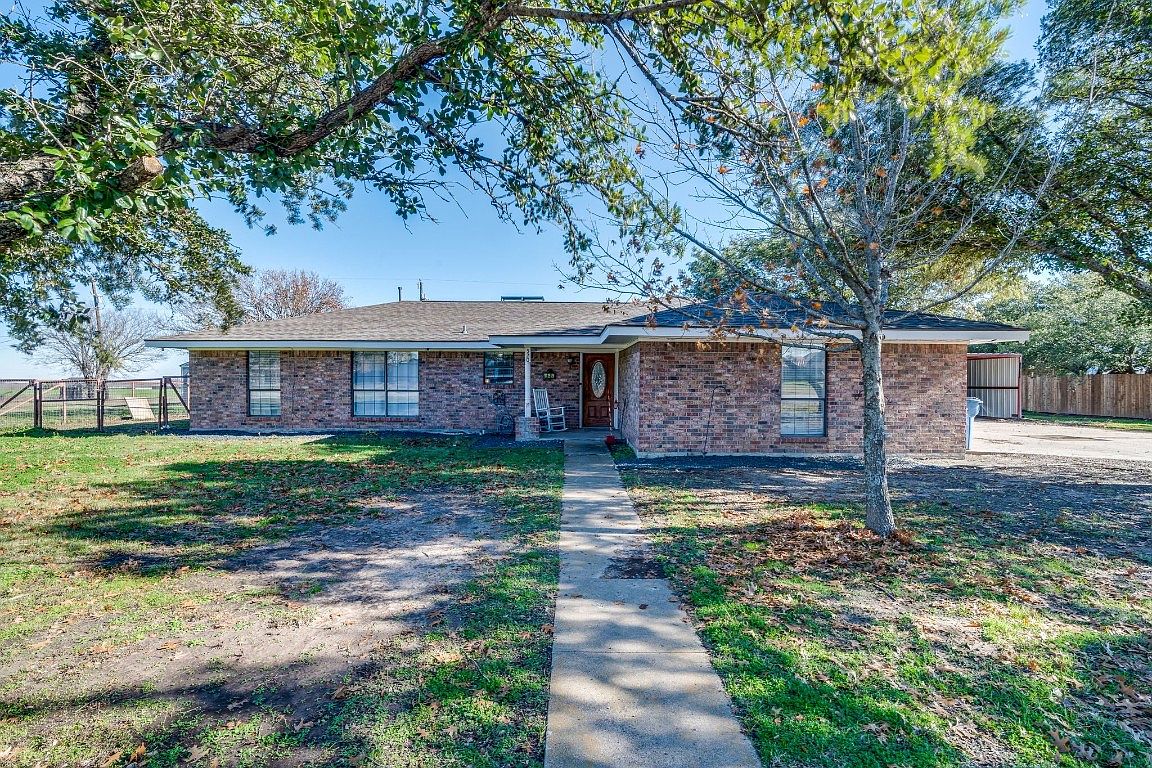 520 N Williams Dr, Frost, TX 76641 | MLS #20500841 | Zillow