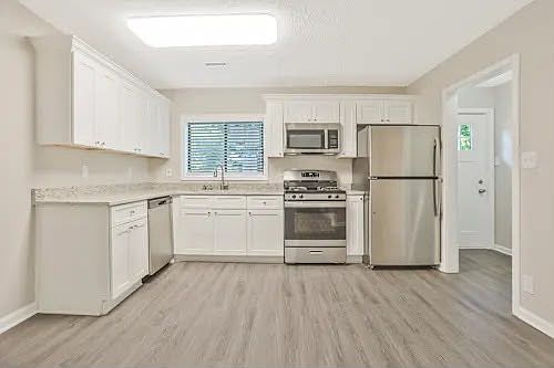 3rd image of 1817 Waldrep Cir SE