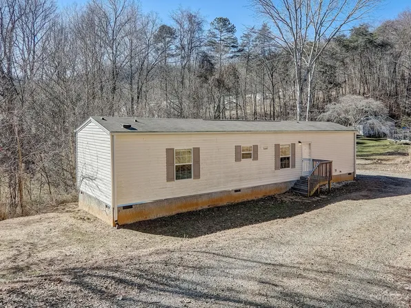 21 Parker Dr, Candler, NC 28715