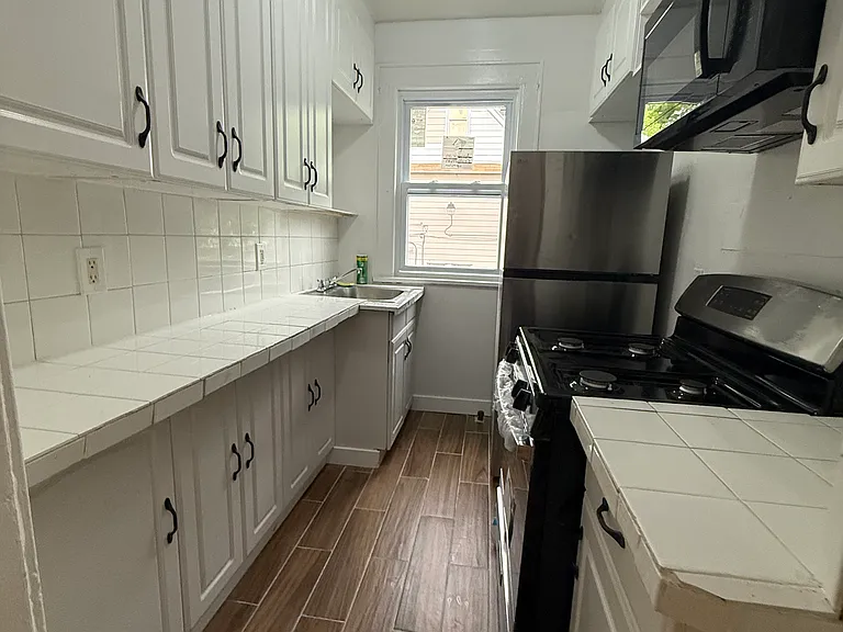 255 W Englewood Ave #2 — Photo 18