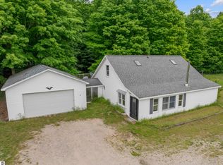10080 Homestead Rd, Beulah, MI 49617