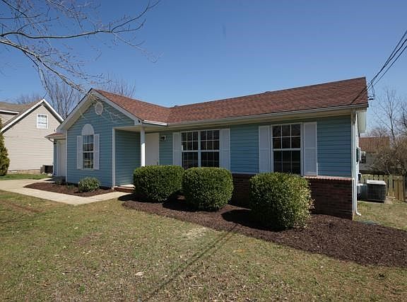 2nd image of 3419 Oak Lawn Dr