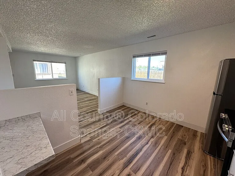 6676 Provincial Dr — Photo 4