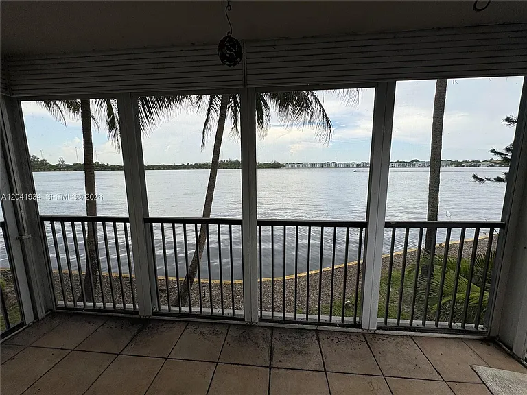 1075 NE Miami Gardens Dr #211 — Photo 3