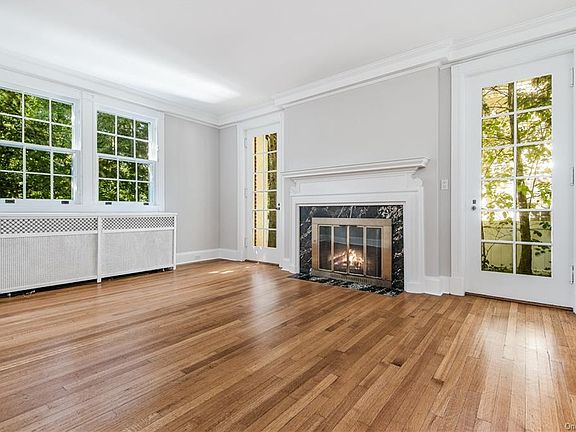 3rd image of 117 Grand Blvd #A