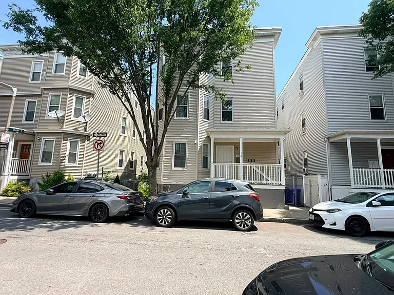 13 Hendry St #3 — Photo 1