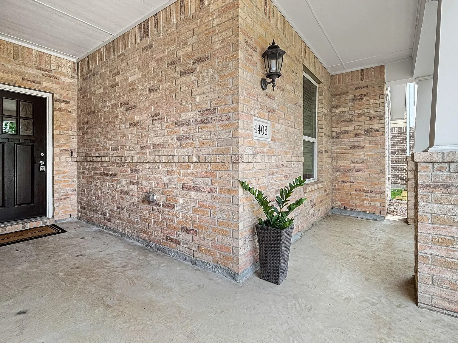4 bed, 2714 sqft, $2,800 — Photo 4