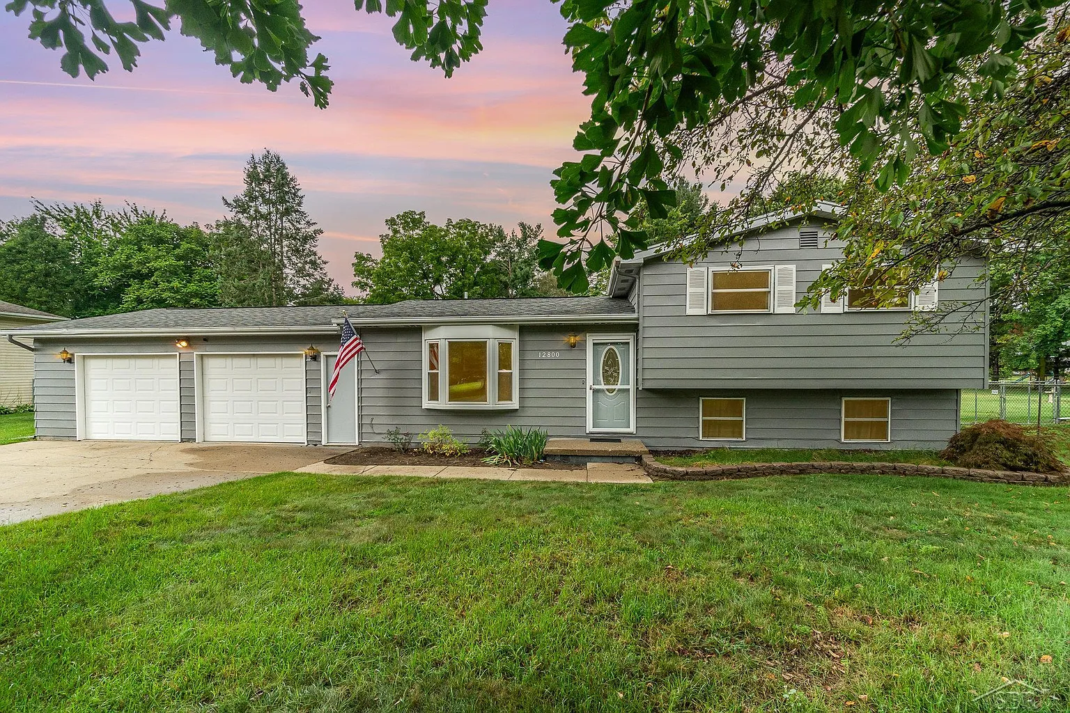 12800 Iroquois Dr photo 1