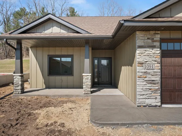 1091 Legend Ln, River Falls, WI 54022
