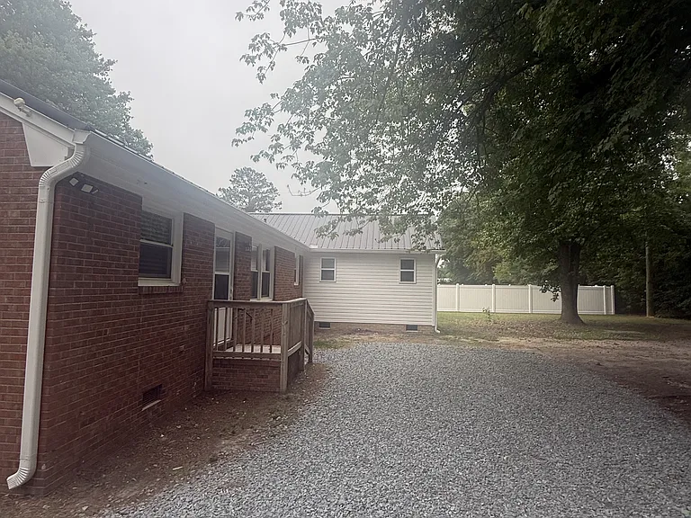503 N Lincoln St — Photo 16