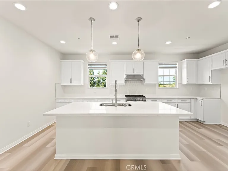 8916 Jasmine Dr — Photo 13