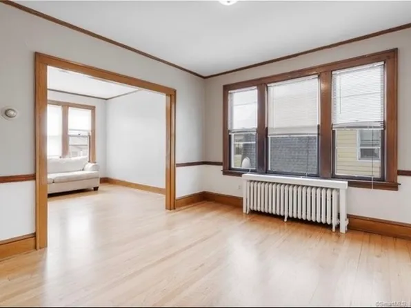 19 Kingston St #3, West Hartford, CT 06119