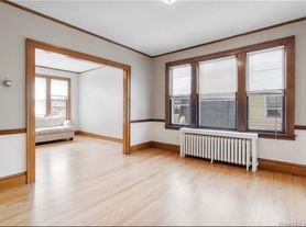 19 Kingston St, West Hartford, CT