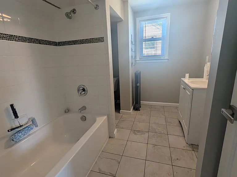2561 Doris Ave — Photo 8