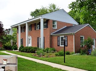 9104 Edgewood Dr, Gaithersburg, MD 20877