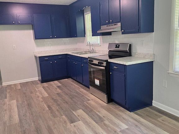 3rd image of 251 Branchwood Cir