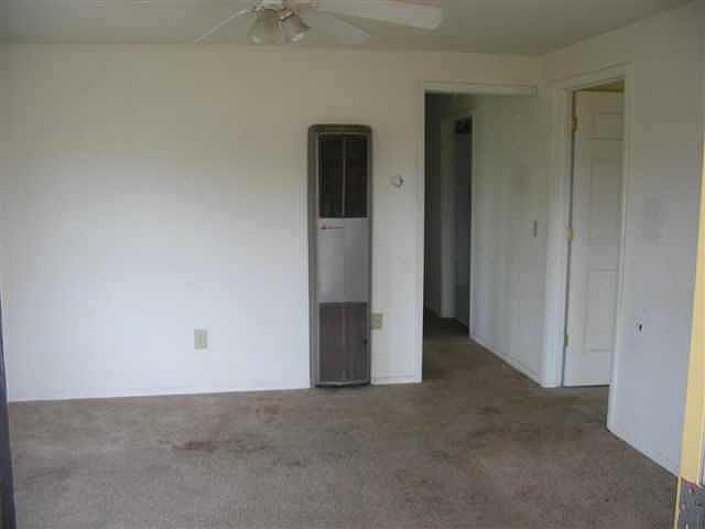 2nd image of 805 W Avenue C
