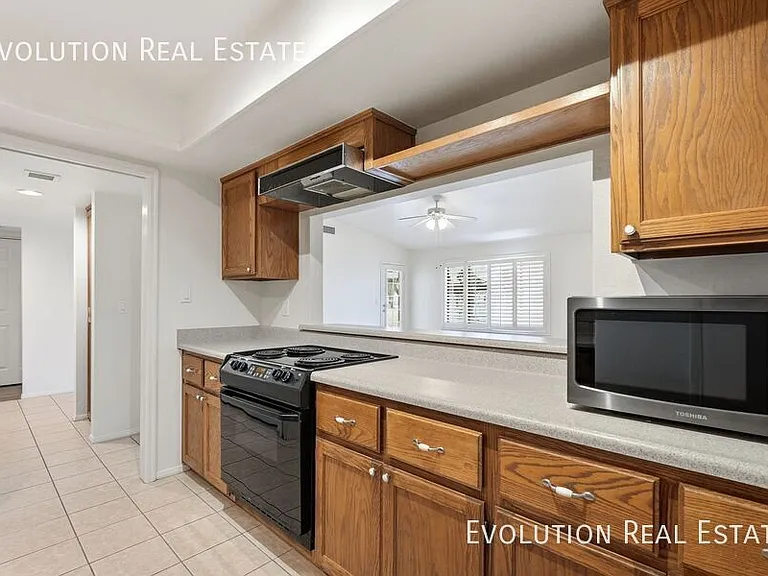 2329 N Recker Rd #86 — Photo 15