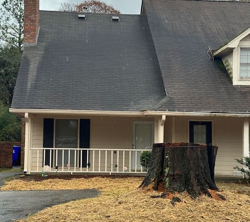 1st image of 885 Park Pl NE
