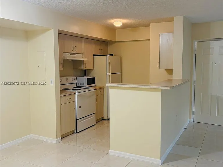 631 SW 111th Ln #205 — Photo 8