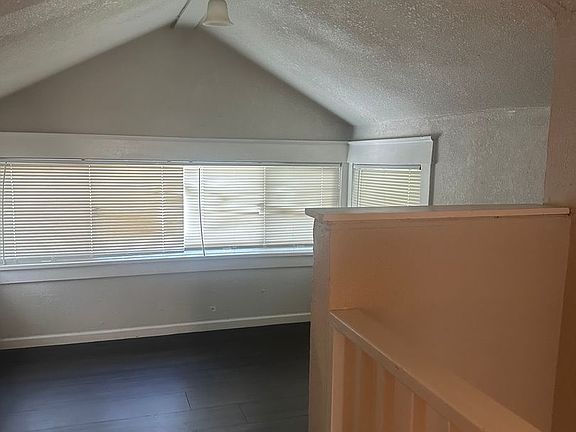 3rd image of 4009 Chestnut Ave