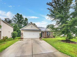 4832 Old Towne Village Cir, Pfafftown, NC 27040