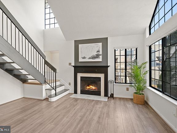 2nd image of 7008 Irwell Ln #13D