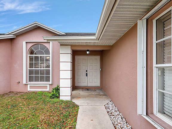 2nd image of 1751 SW Southworth Terrace