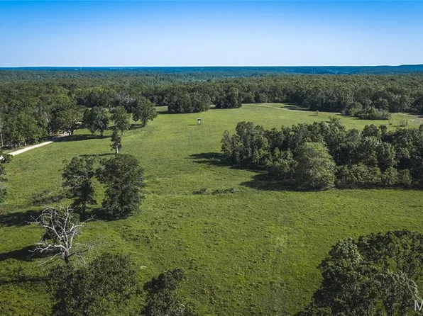 968 Shivers Rd, Linn Creek, MO 65052