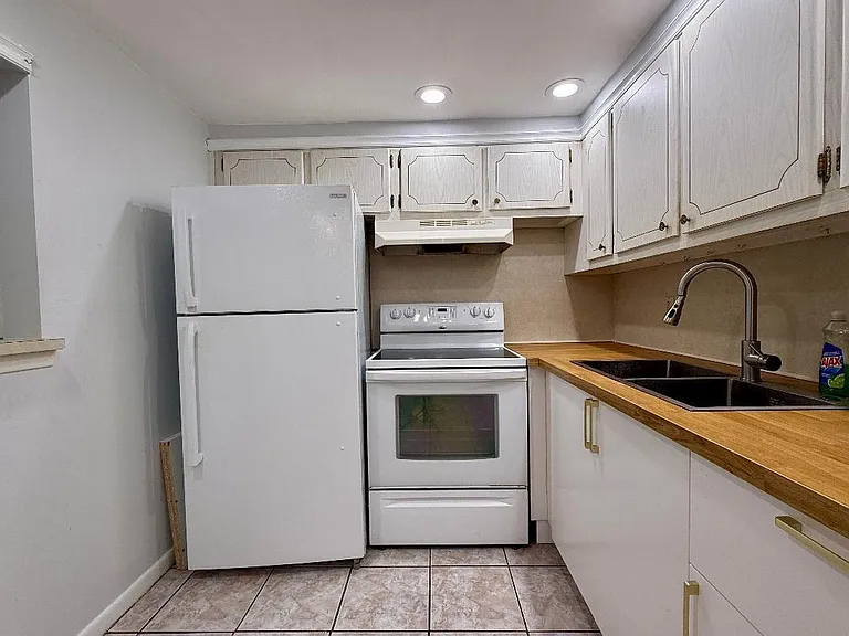 54 Salisbury E #54-C — Photo 4