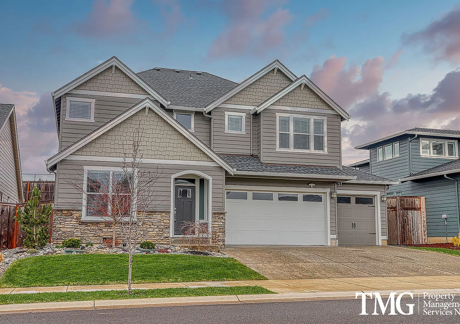 Beautiful 4-Bedroom Home in Camas with Modern Living — Photo 1