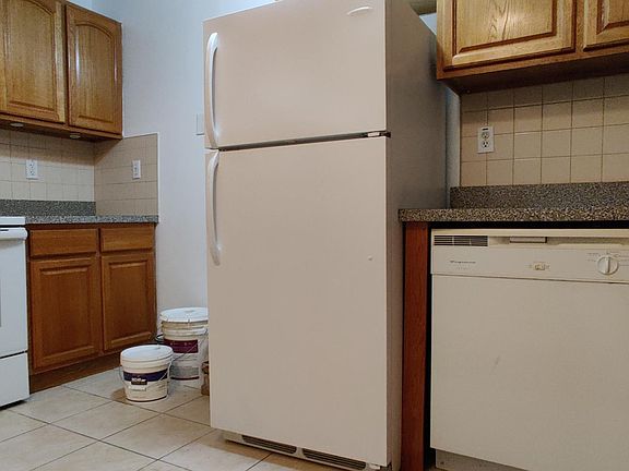 2nd image of 2741 Lafayette Ave #2