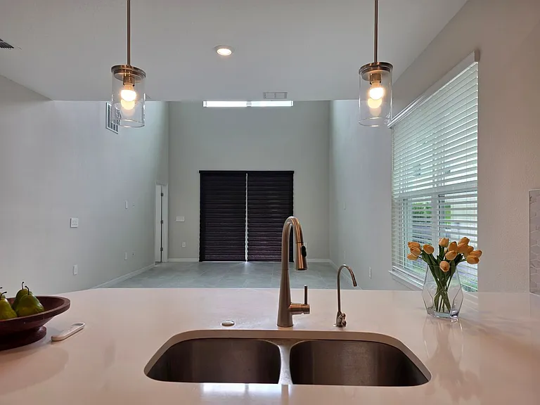 2865 High Pointe St — Photo 14