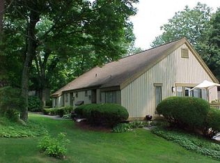 121 Heritage Vlg #B, Southbury, CT 06488