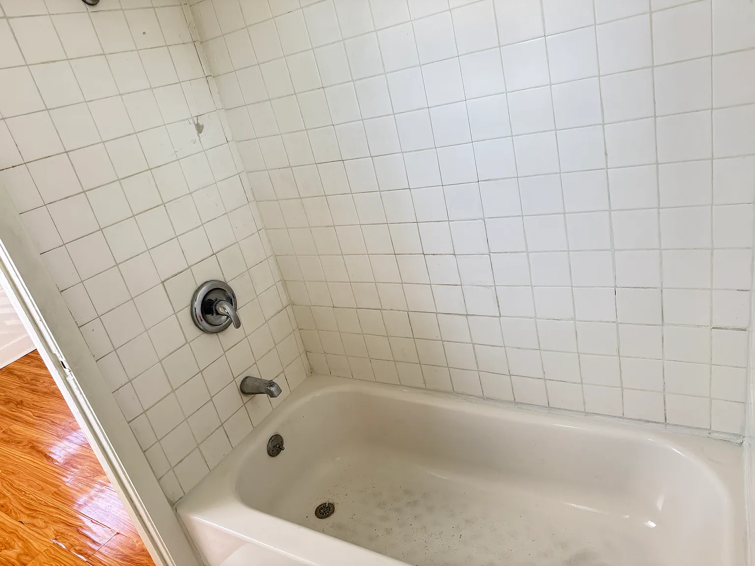 1 bed, 560 sqft, $2,100 — Photo 3