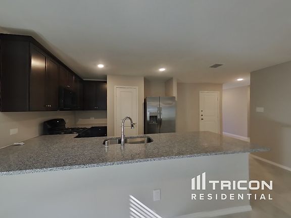 5th image of 1725 Claireborne Ct
