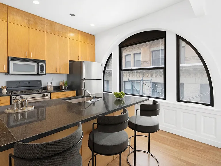 90 Nassau St #5 — Photo 5