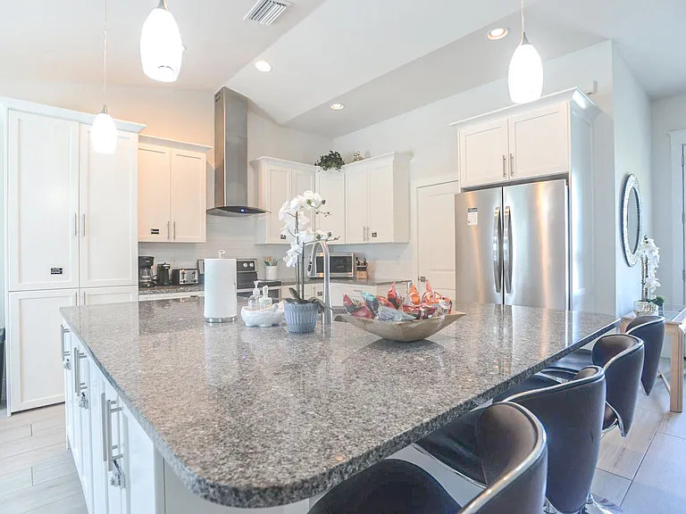 Palmetto Dr NE — Photo 6