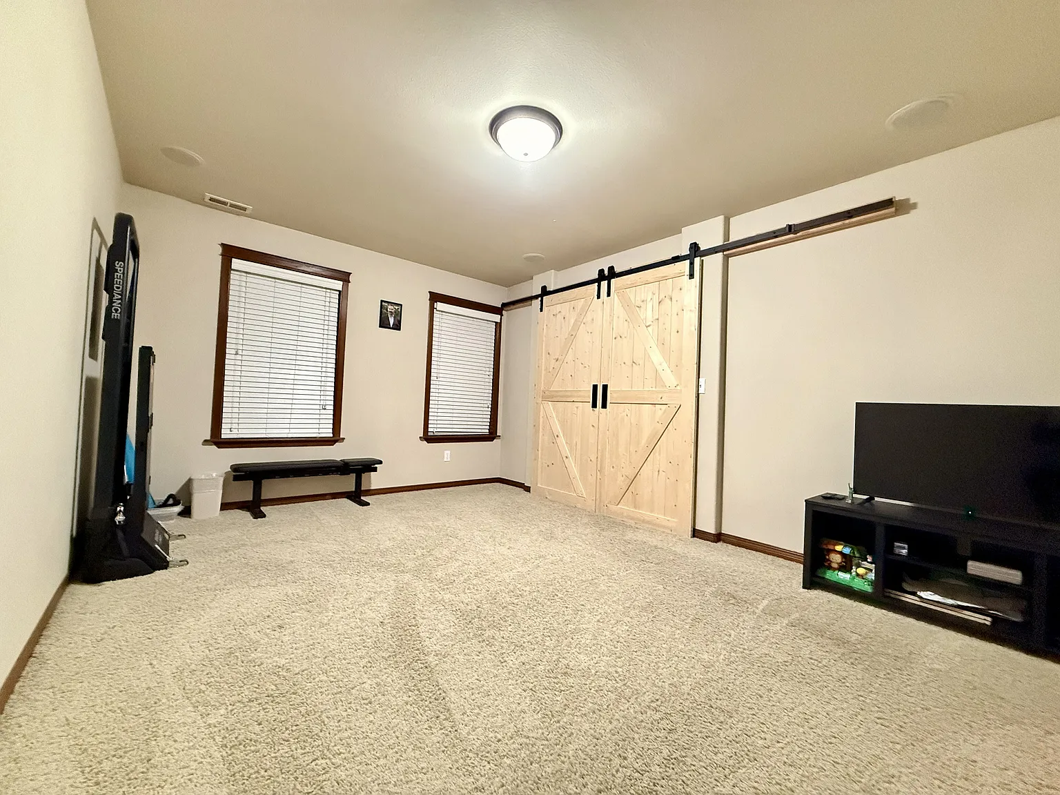 3 bed, 2113 sqft, $3,298 — Photo 4