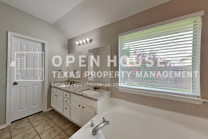 2311 Rendale Ct — Photo 11