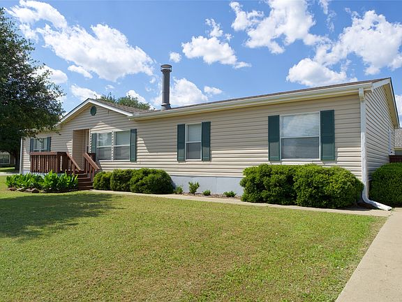 3rd image of 115 Candlewood Cir