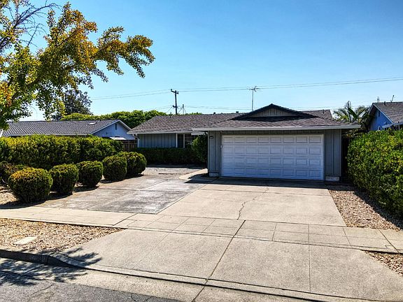 2nd image of 990 Pocatello Ave
