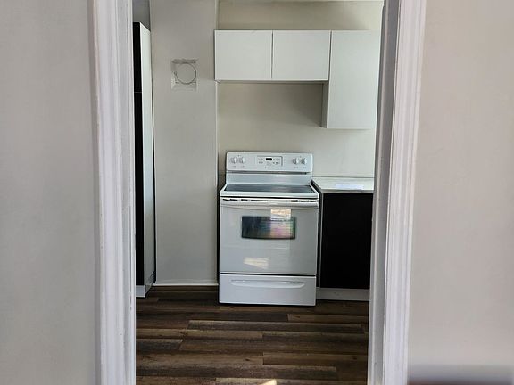 4th image of 318 Beaton Rd W