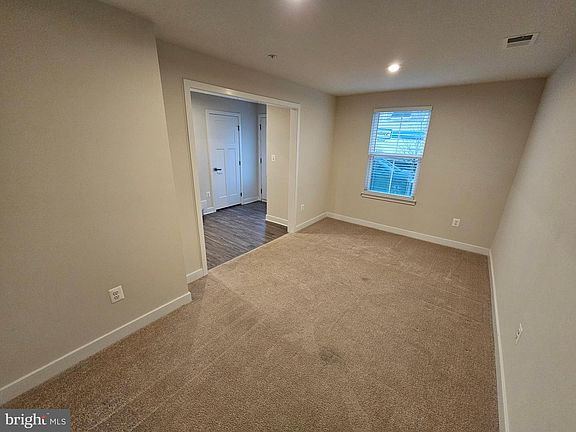 4th image of 6234 Islington St