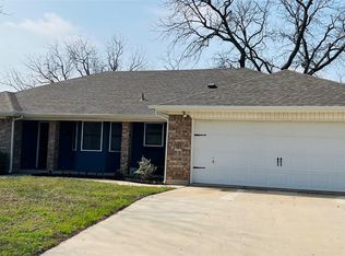 406 Rusk St, Roanoke, TX 76262