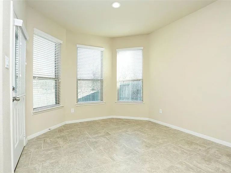 9702 Massanutten Ln — Photo 30