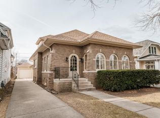 2113 N 64th St, Wauwatosa, WI 53213