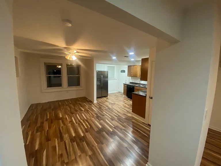 1215 Walnut St — Photo 7