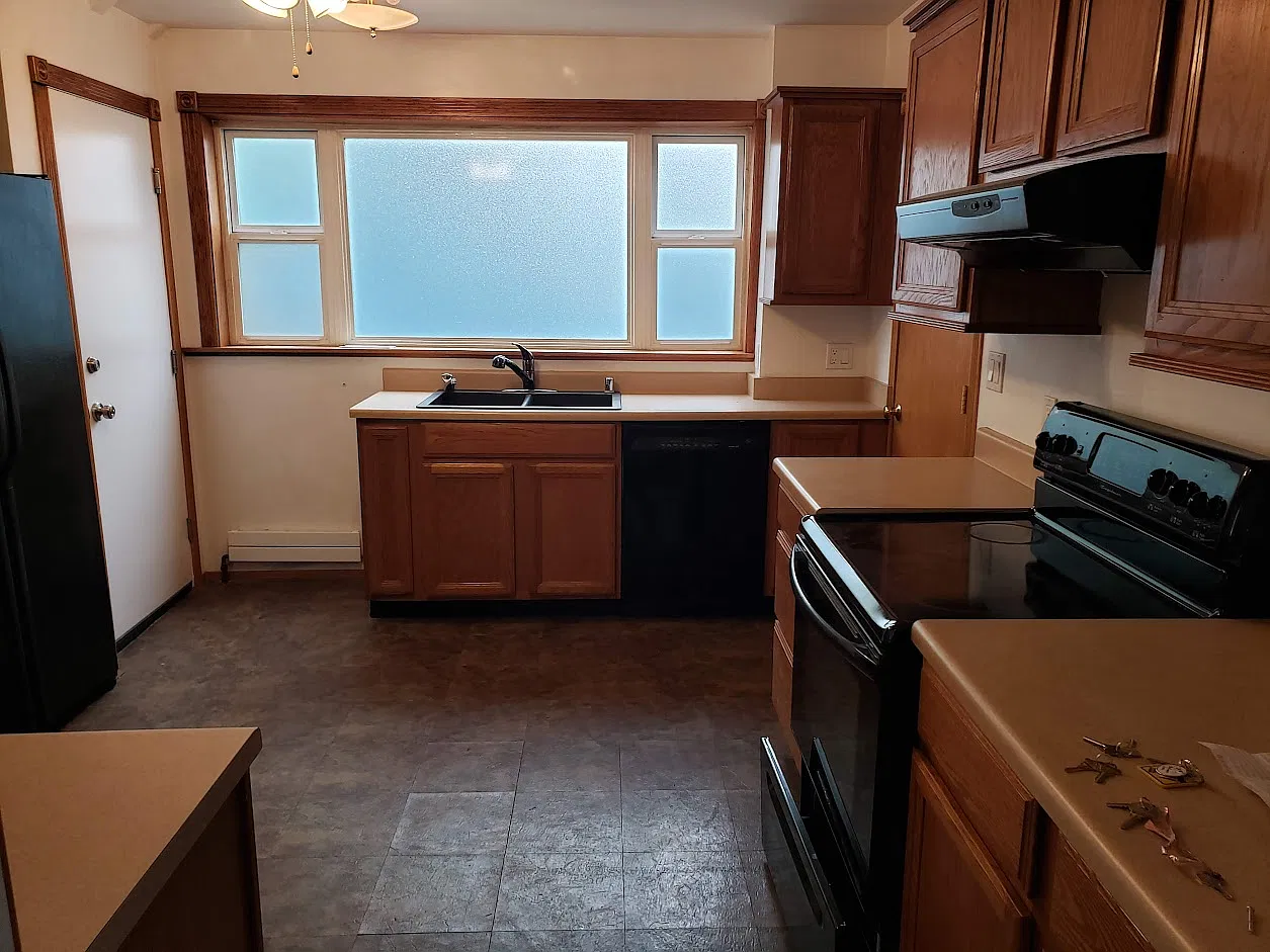 3 bed, 1643 sqft, $3,600 — Photo 2